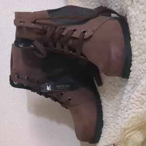 New Sorel Lexie wedge boots